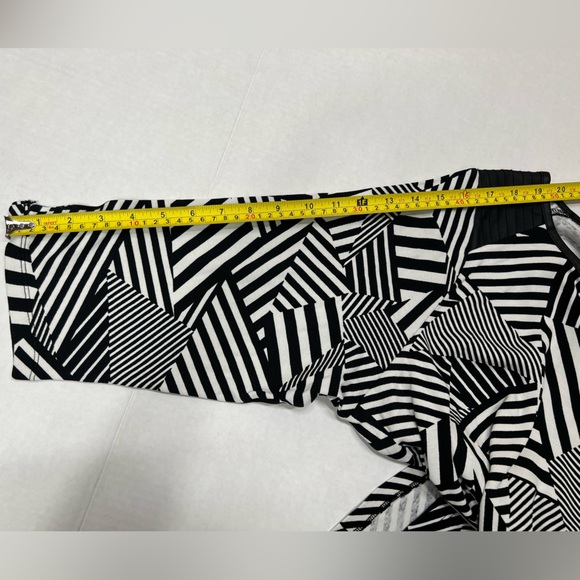 Women's Plus Size Geo Stripes Tunic Top Black Blouse White Shirt 3/4 Sleeves 2X - Picture 15 of 17